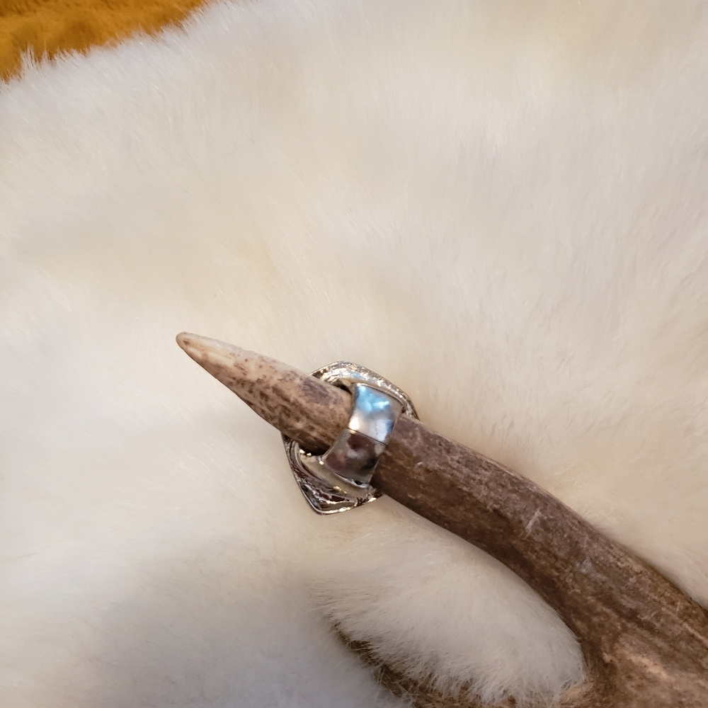 Ring - Picture 5 of 5